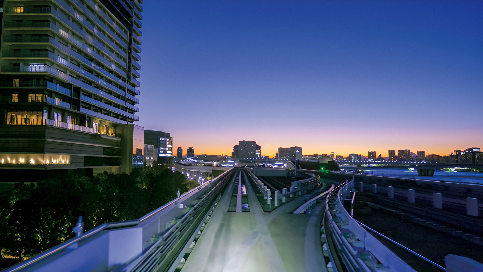 Backdrop for Train Night View: Yurikamome at Night Round Trip Shimbashi to Toyosu