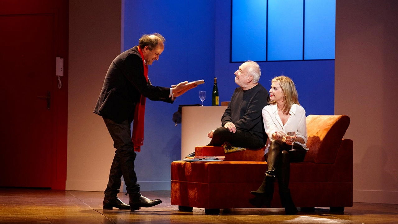 Backdrop for Encore un instant