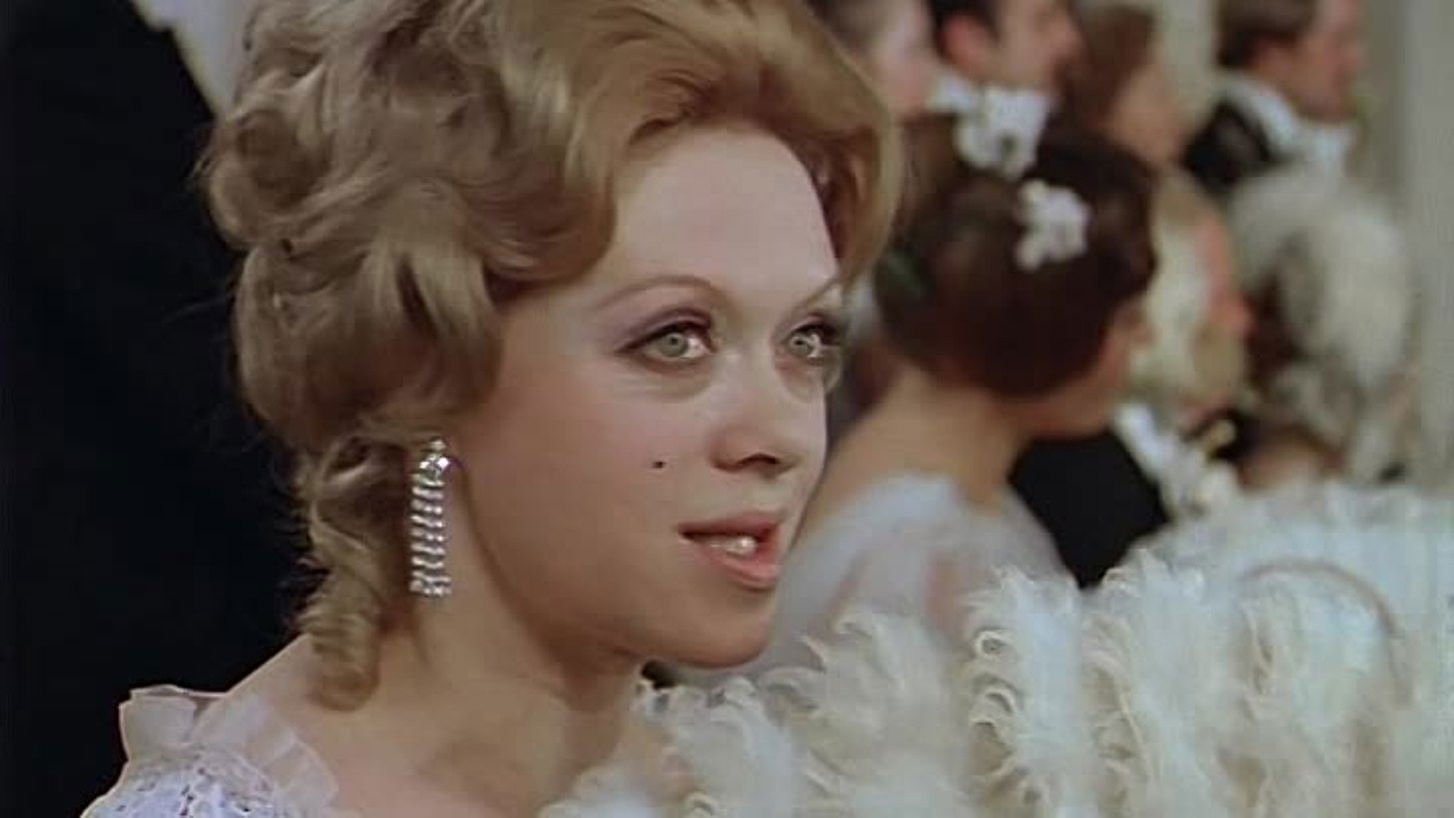 Backdrop for The Straw Hat