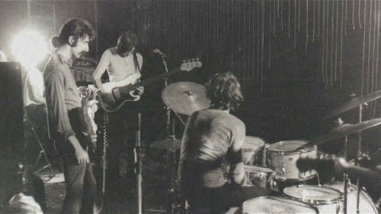 Backdrop for Pink Floyd: Amougies Pop Festival