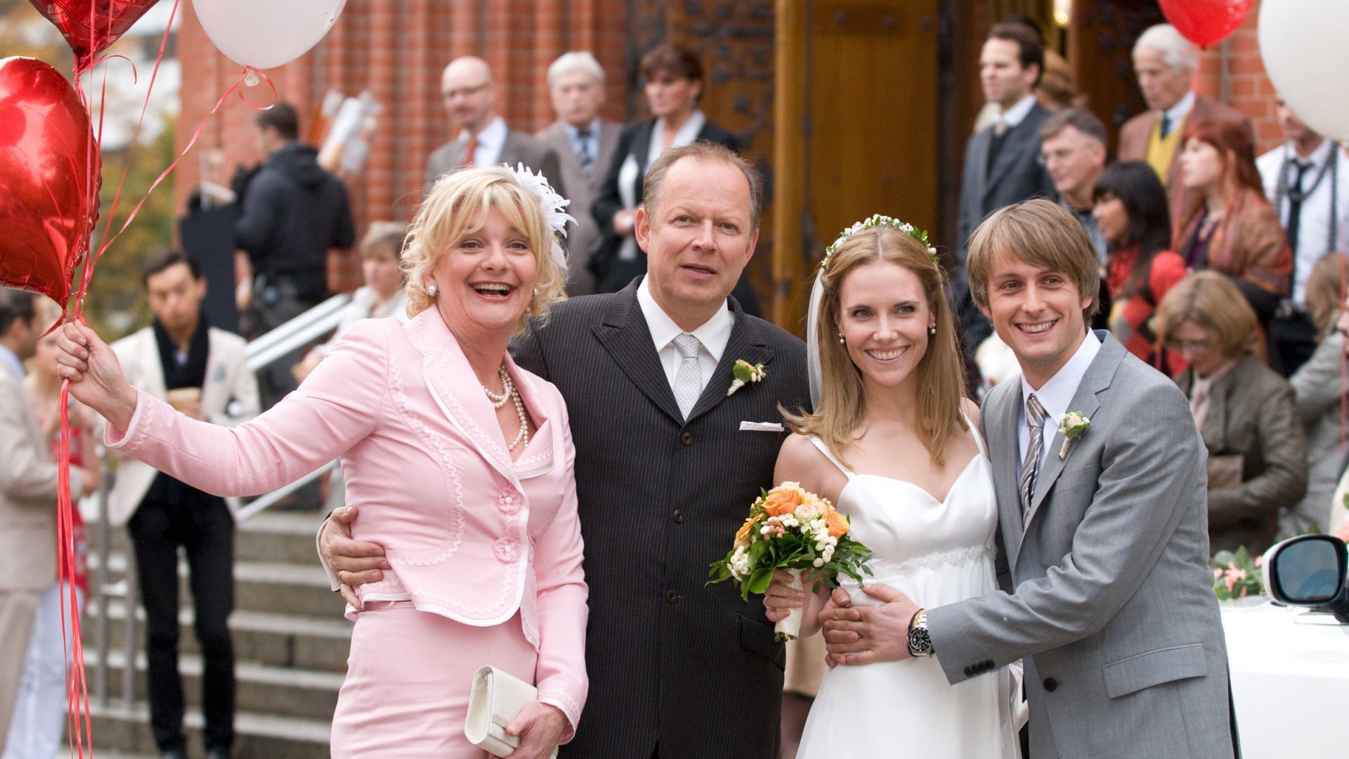 Backdrop for Hochzeitsreise zu Viert