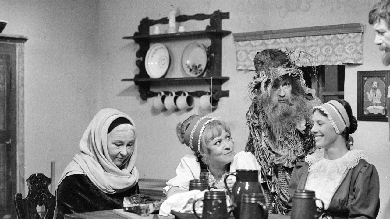 Backdrop for Královna bludiček