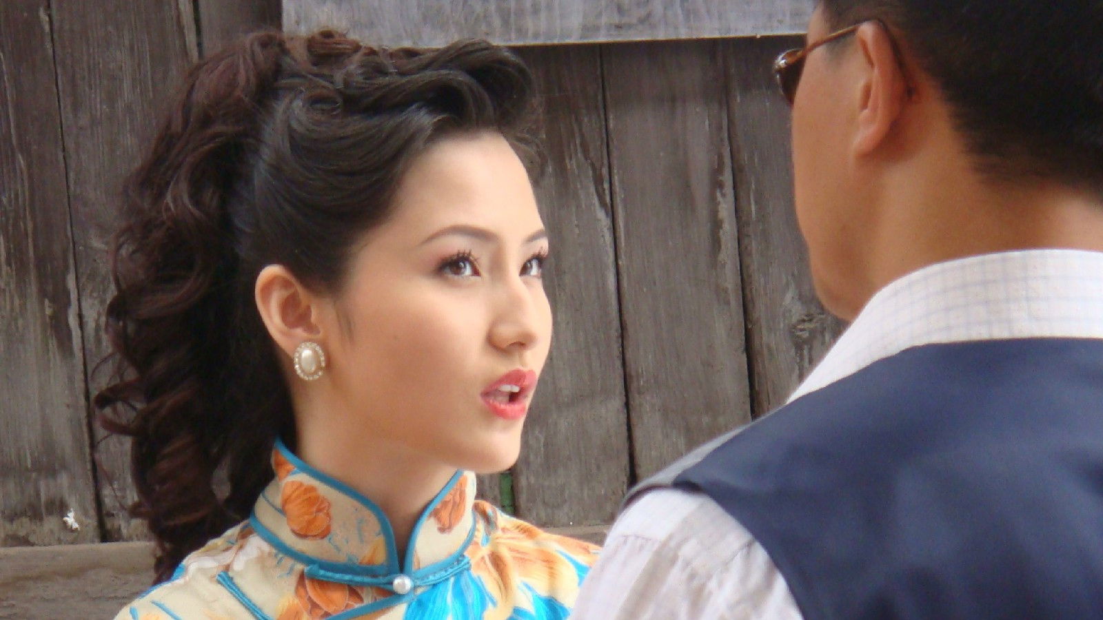 Backdrop for 雾都魅影