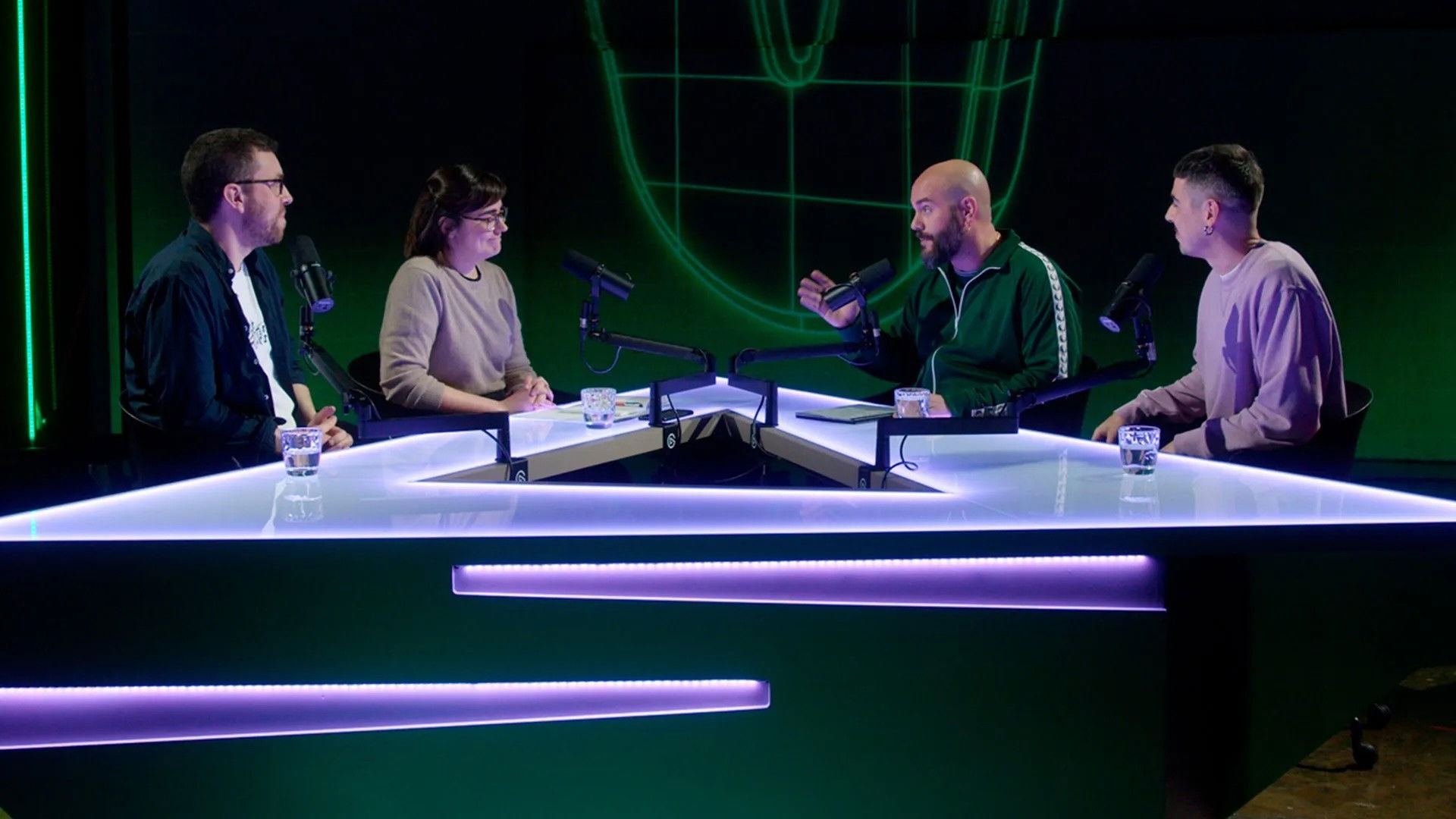 Backdrop for Tres vides