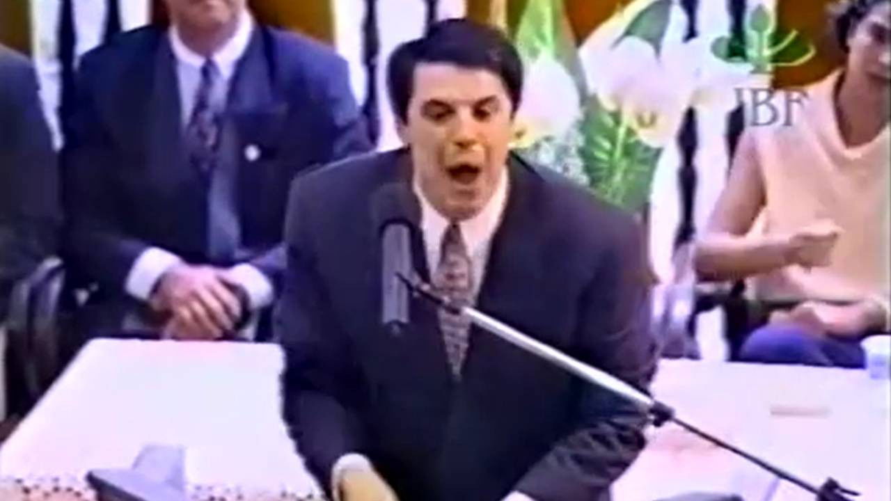 Backdrop for Satanismo em Walt Disney - Últimos Dias