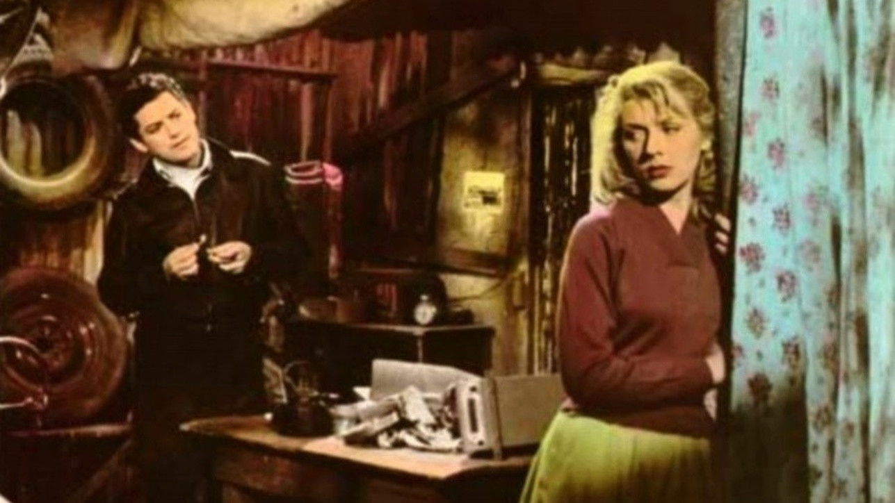 Backdrop for Detrás de un largo muro