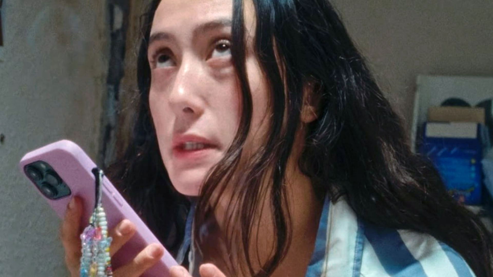 Backdrop for Maddy reine du pays