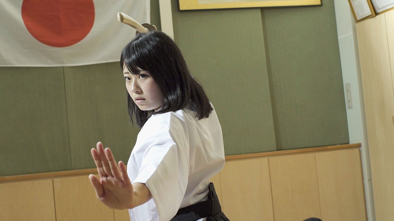 Backdrop for Bishôjo kenshi: Tsuki ni mukatte o shigoki yo!