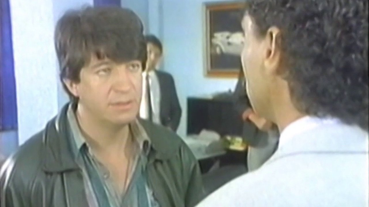 Backdrop for Policía Salvaje