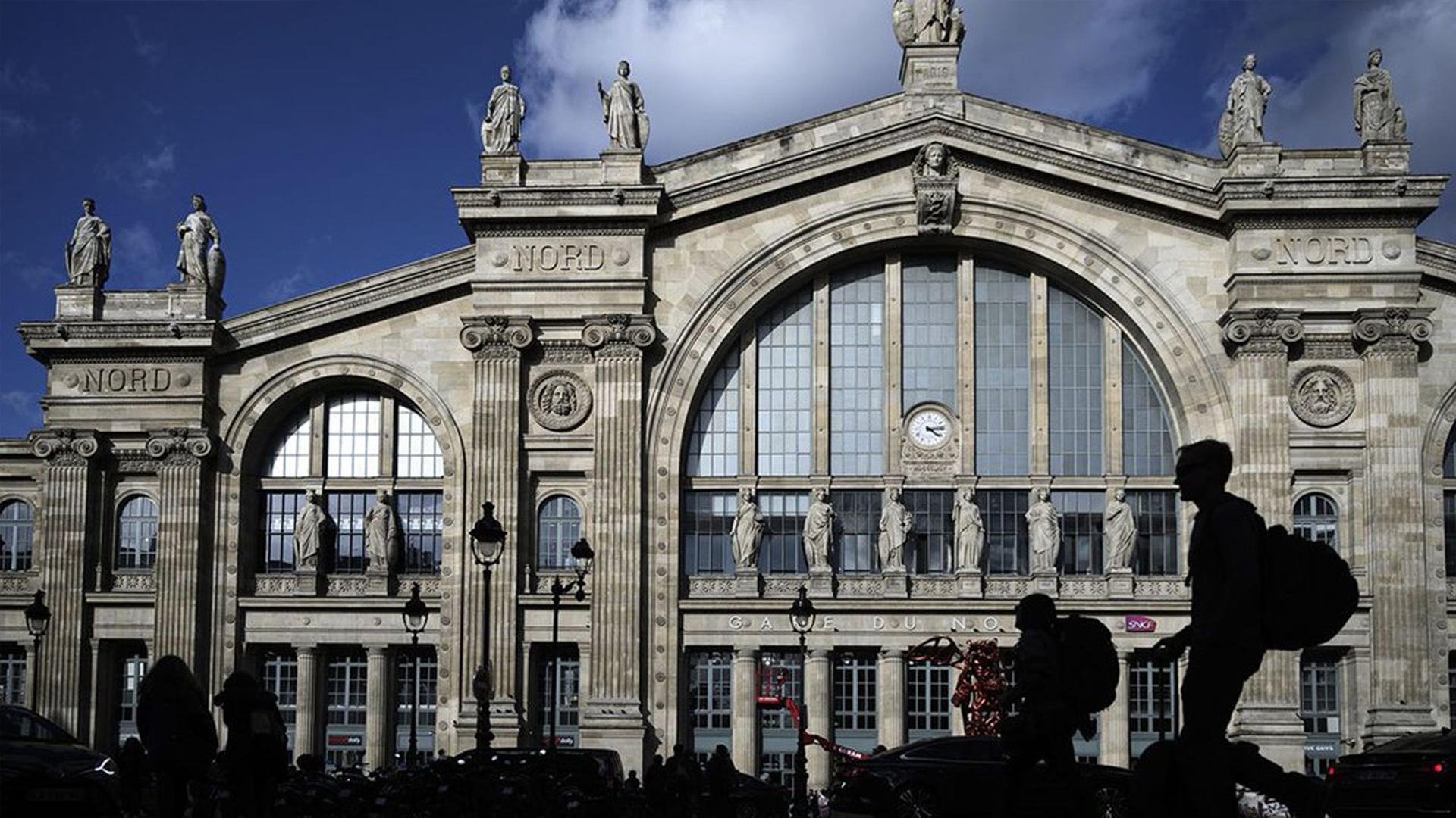 Backdrop for Paris Train Stations: Shaping the City