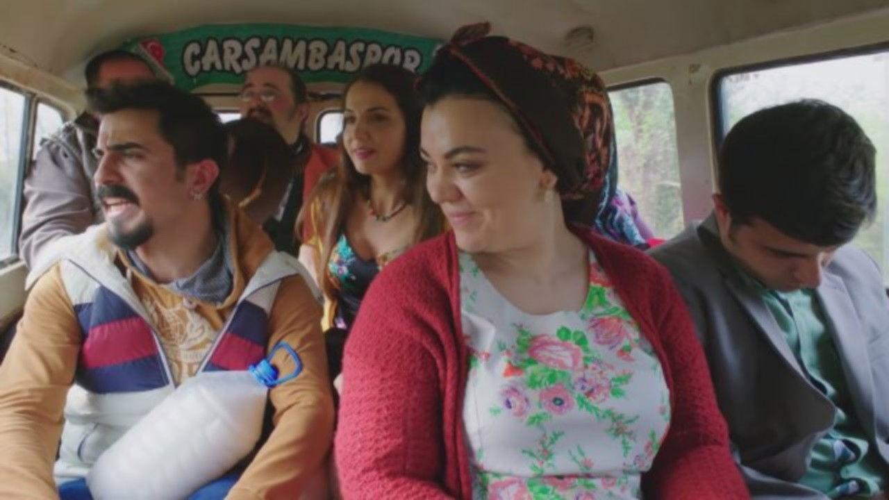 Backdrop for Nasıl Yani