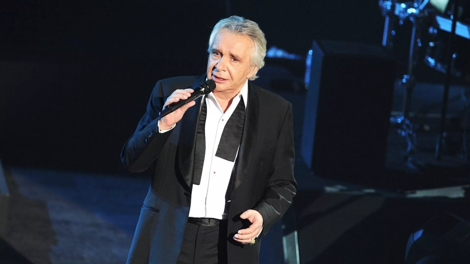 Backdrop for Michel Sardou - Confidences Et Retrouvailles - Live 2011