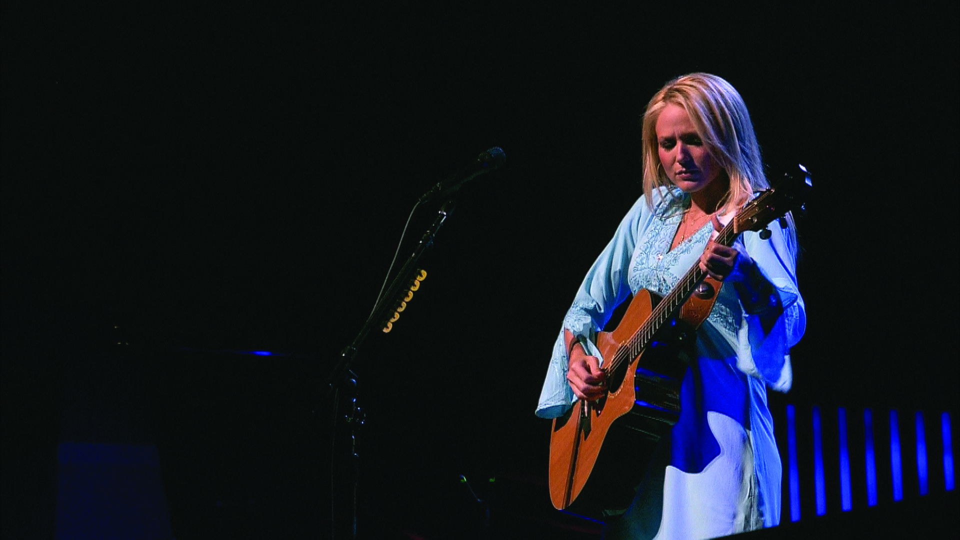 Backdrop for Jewel: The Essential Live Songbook