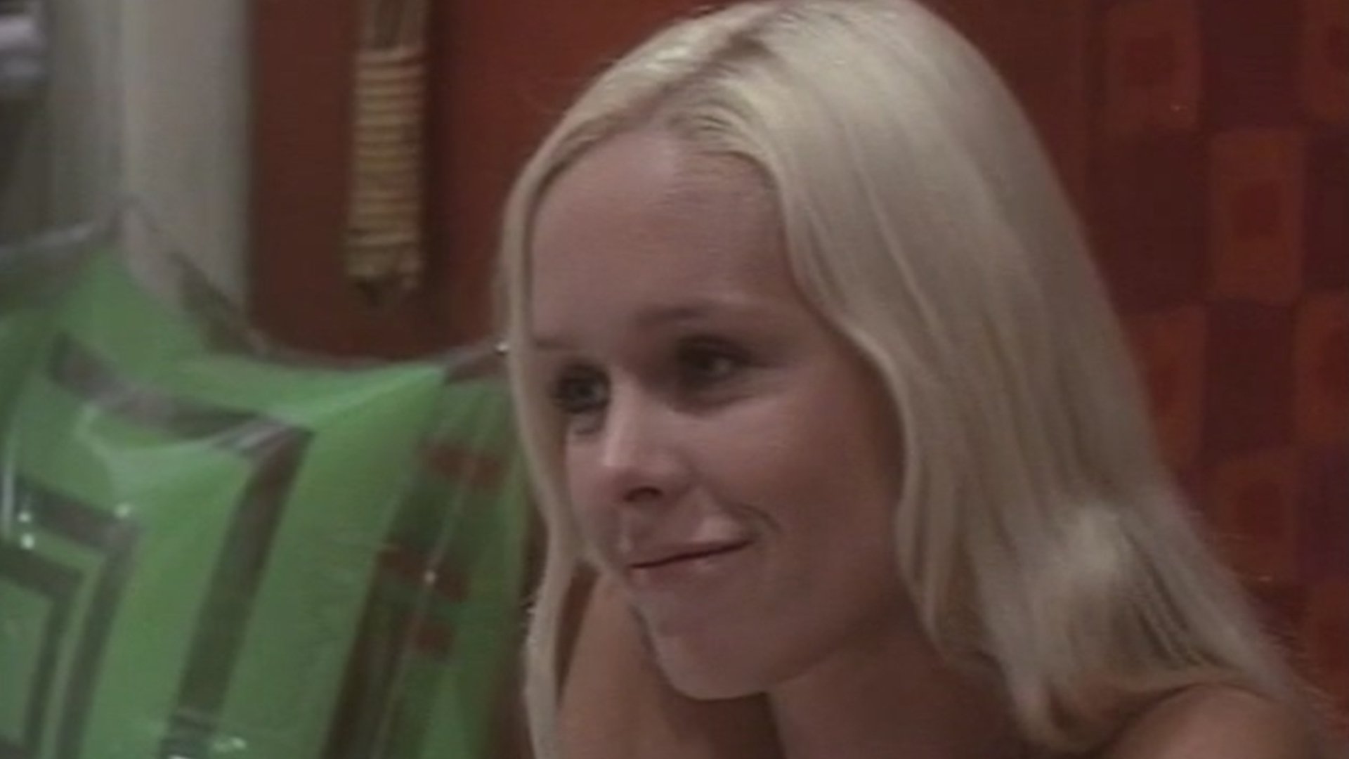 Backdrop for Swedish Fly Girls