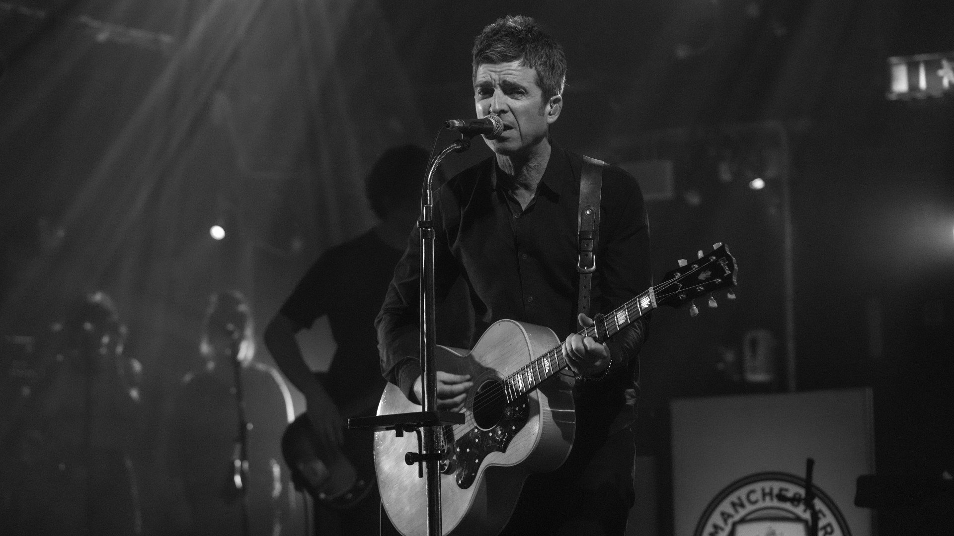 Backdrop for Noel Gallagher: Out of the Now