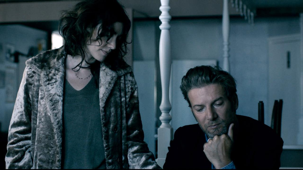 Backdrop for Around Luisa