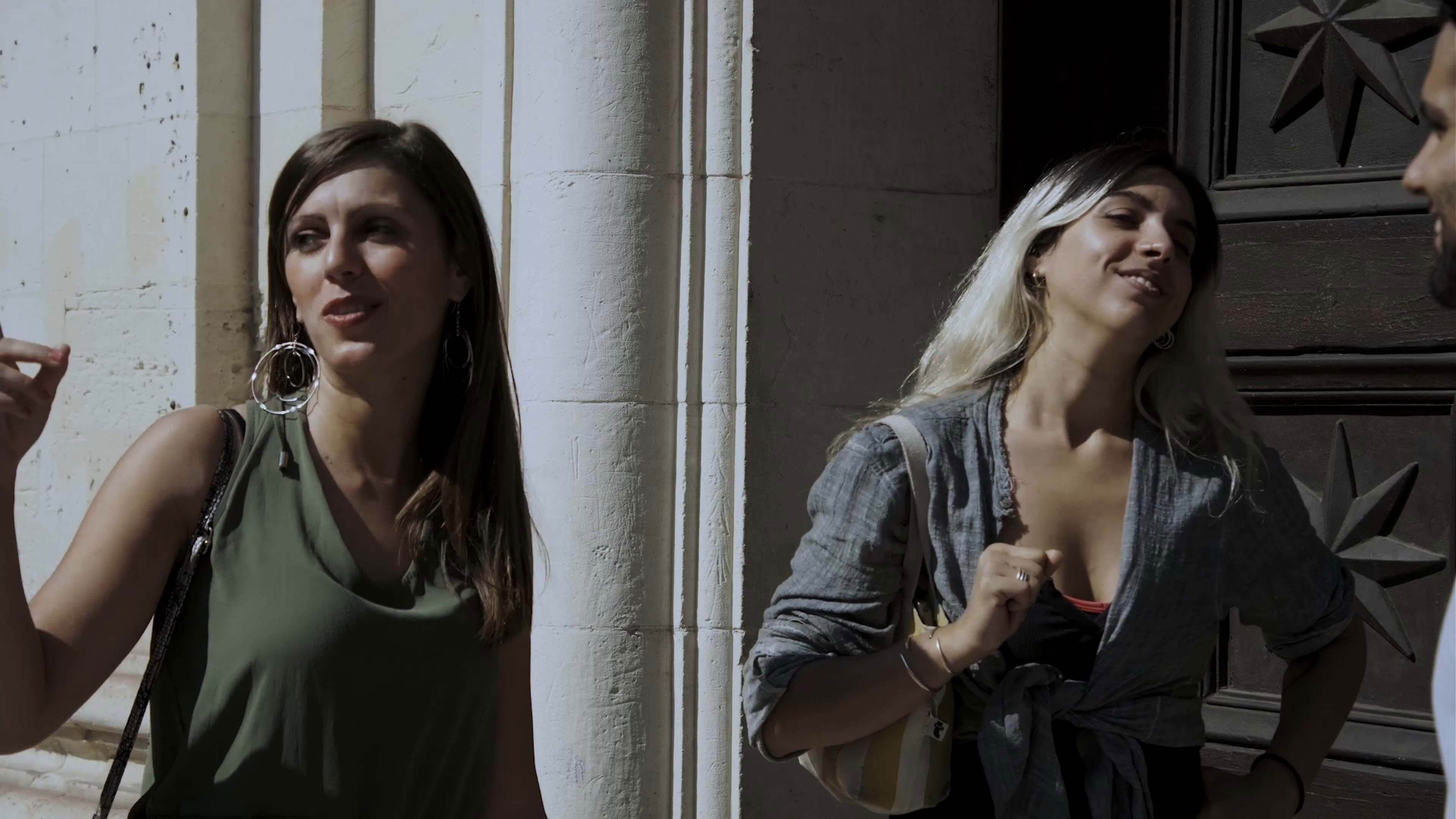 Backdrop for Cercando casa