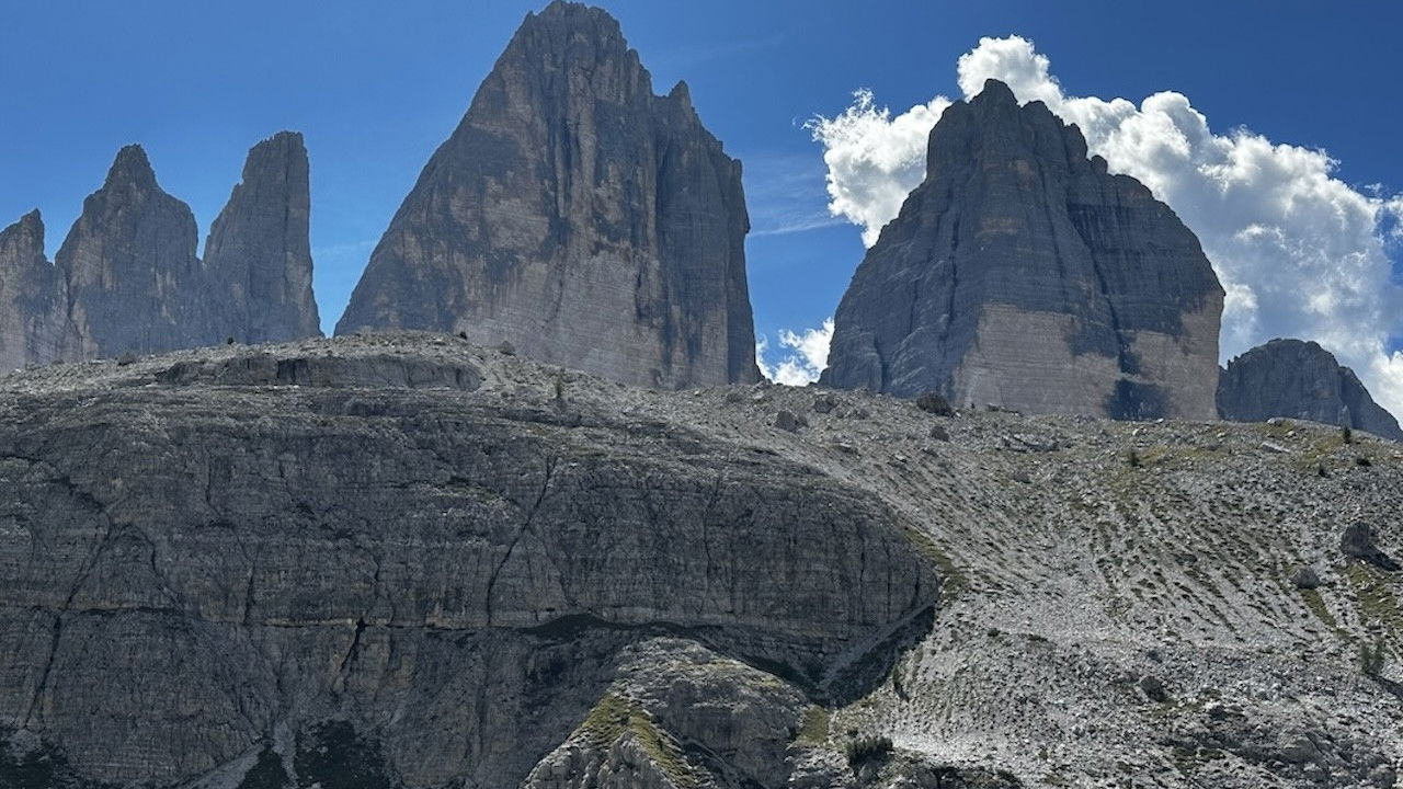 Backdrop for Alla Deriva