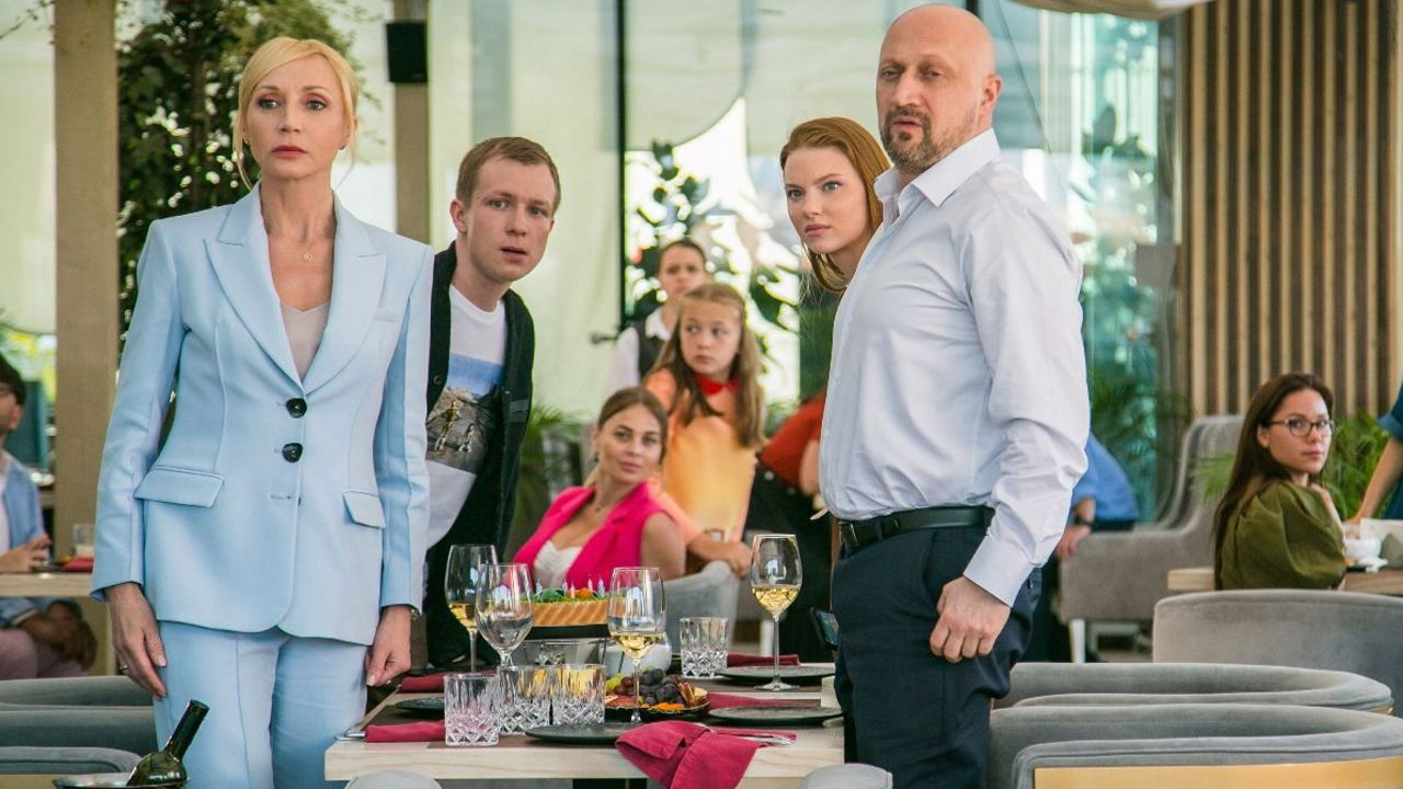 Backdrop for Lovey-Dovey: The Rise of Machines