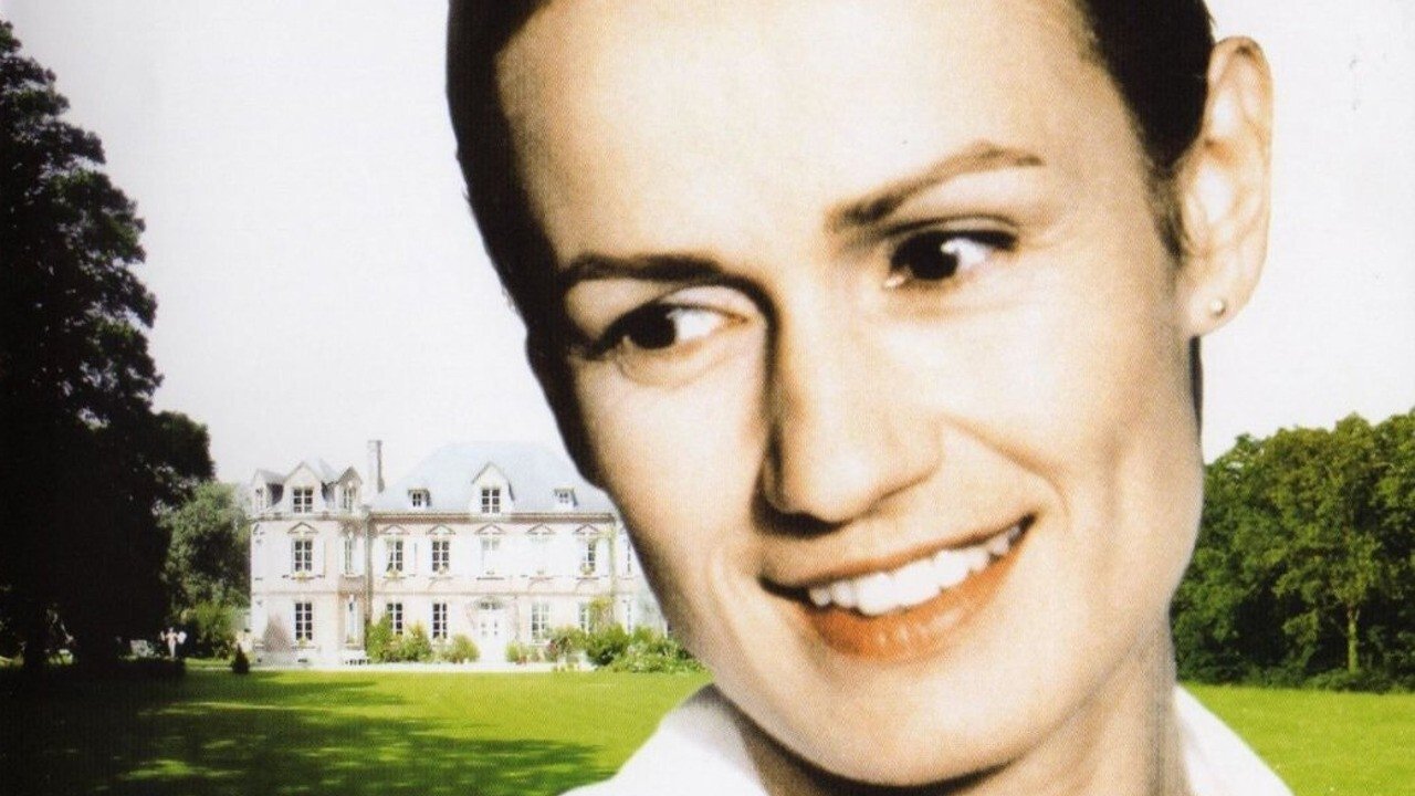 Backdrop for Une femme en blanc