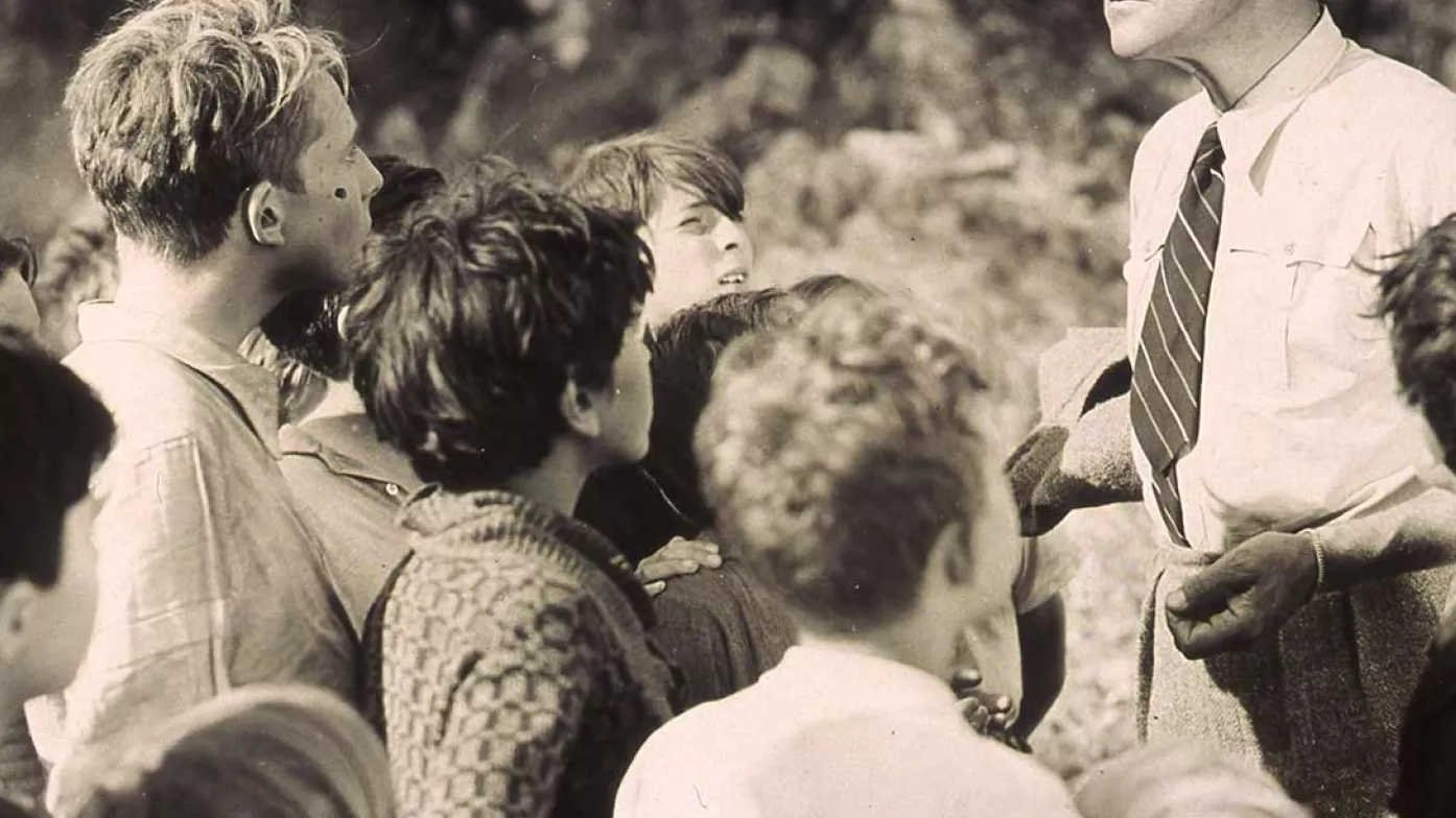 Backdrop for Generals Without Buttons