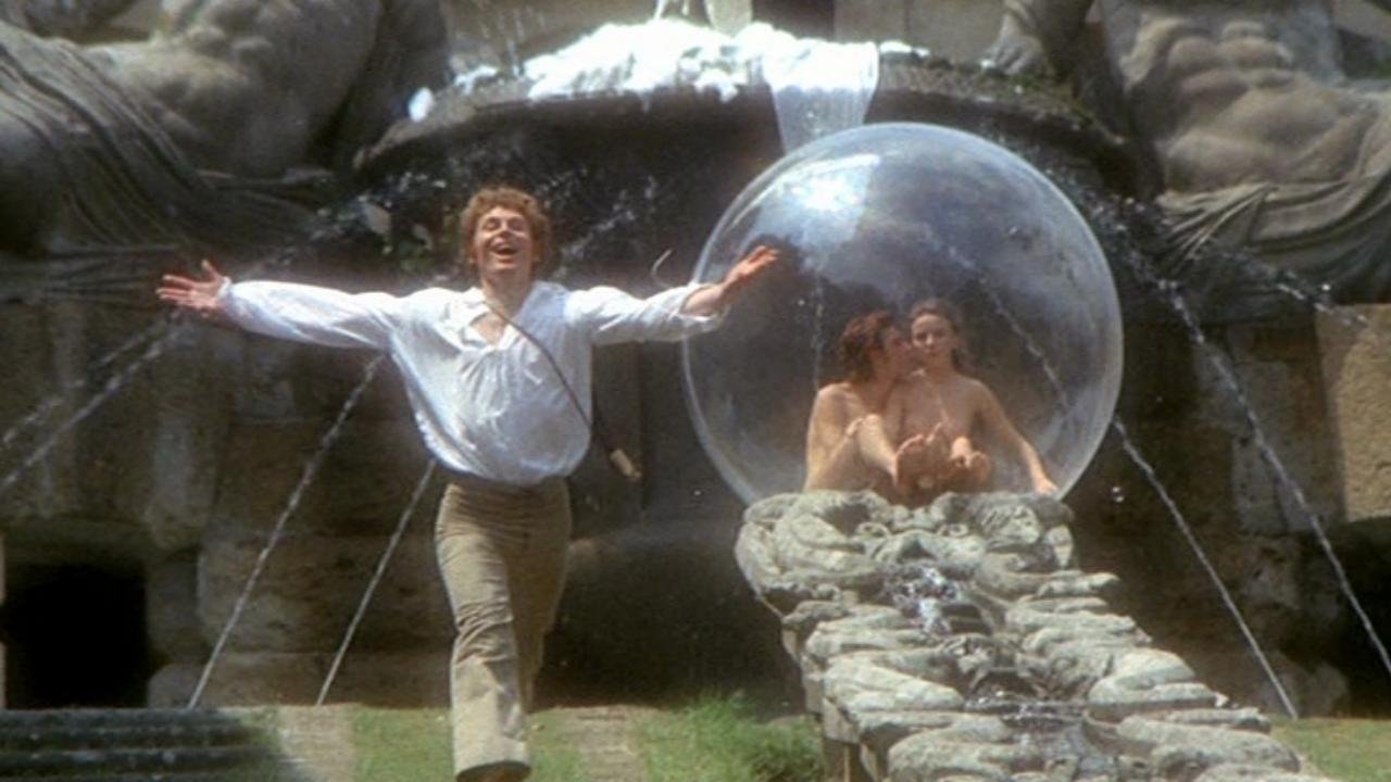 Backdrop for Mondo candido