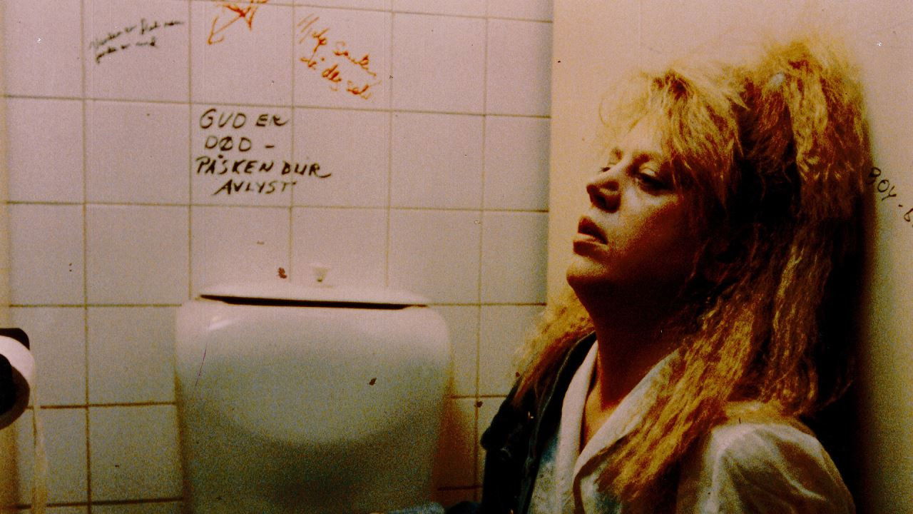 Backdrop for Hard asfalt