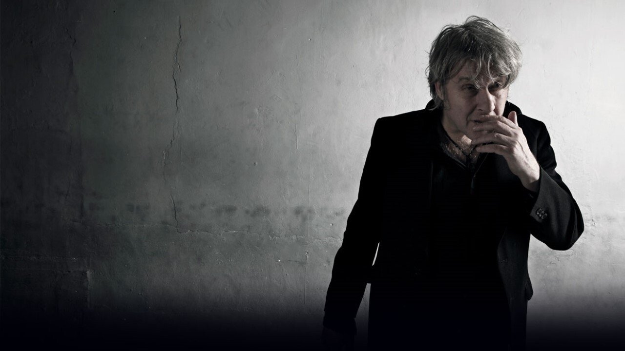 Backdrop for Arno : Dancing Inside My Head