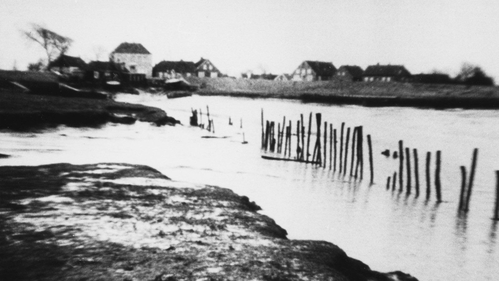 Backdrop for By the Dike Sluice