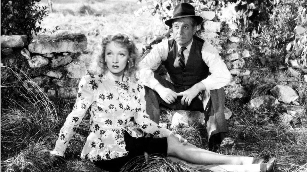 Backdrop for Martin Roumagnac