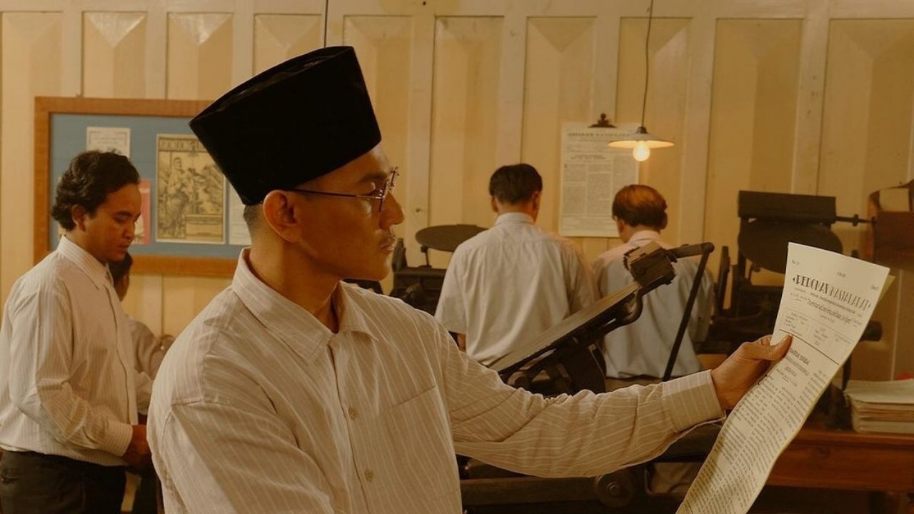 Backdrop for Buya Hamka Vol. 1