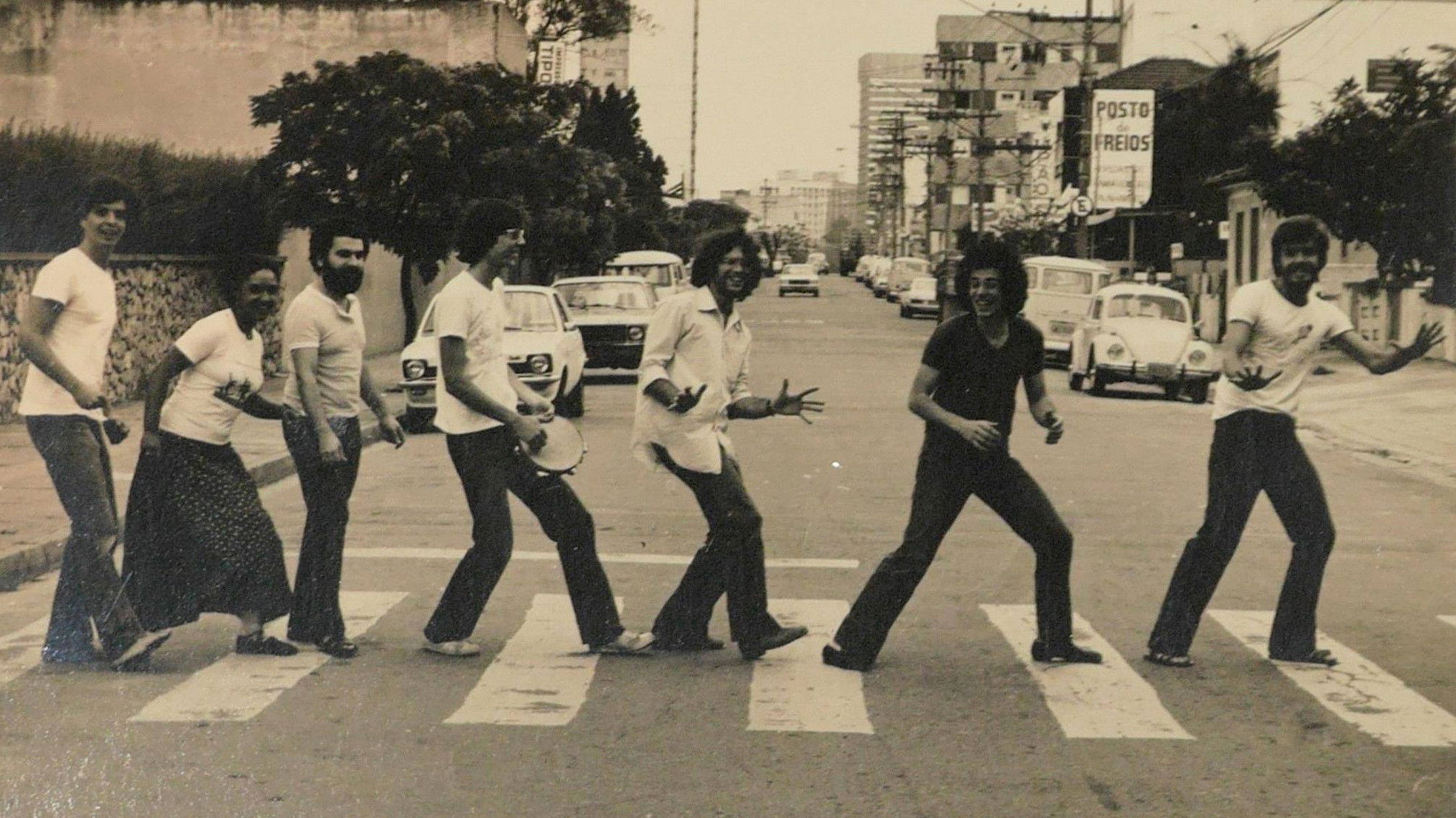 Backdrop for Premê - Quase Lindo