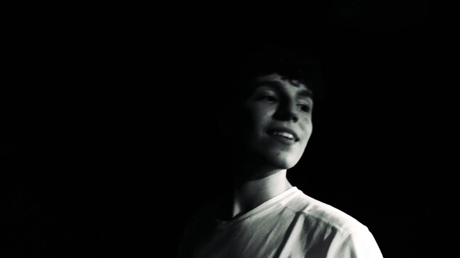 Backdrop for Quando Eles Saem de Casa