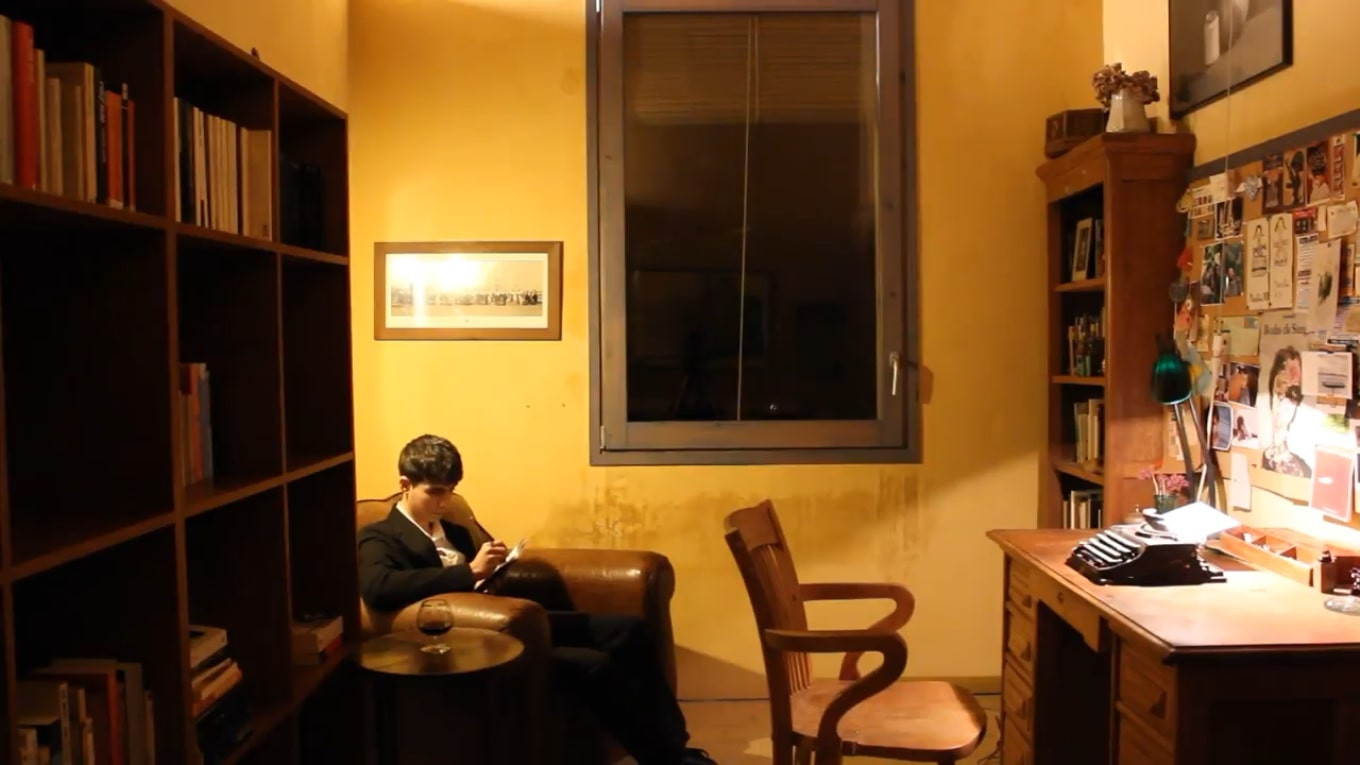 Backdrop for Fue una clara tarde, triste y soñolienta