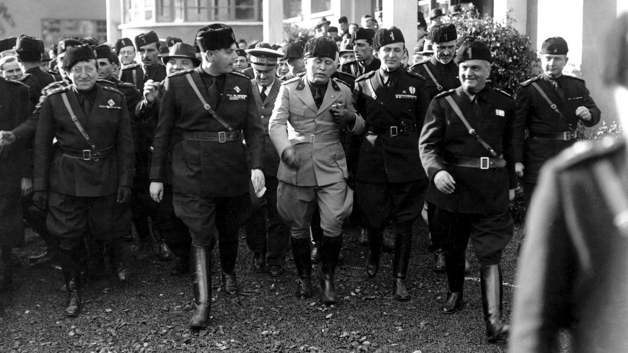 Backdrop for Cinecittà, de Mussolini à la Dolce Vita