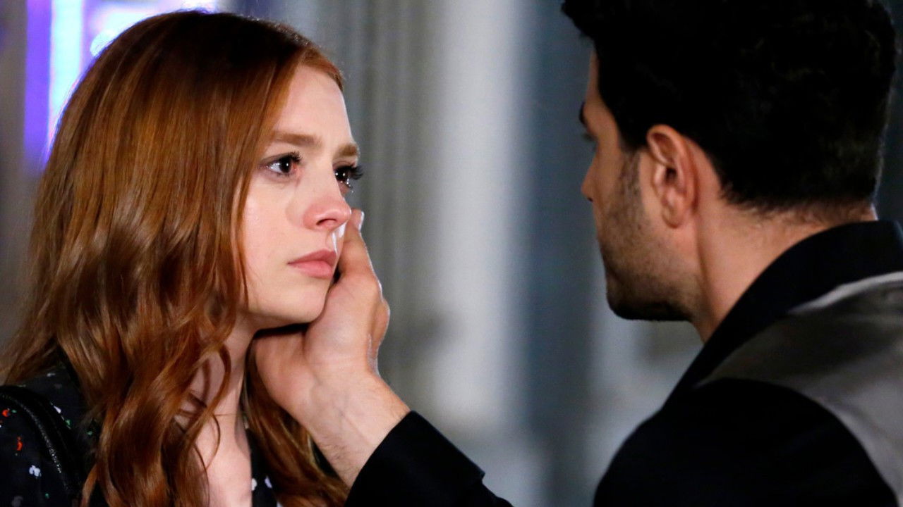 Backdrop for Amor manchado