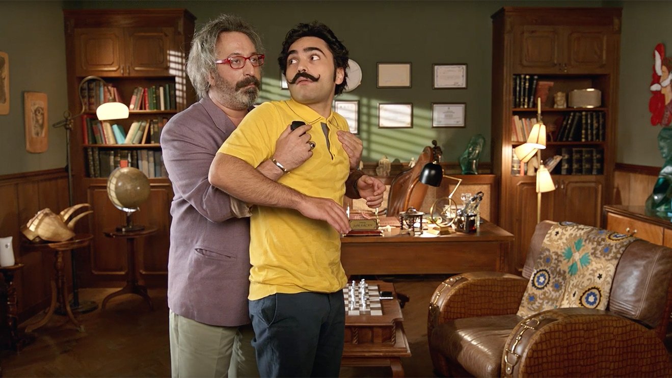 Backdrop for Deli Aşk