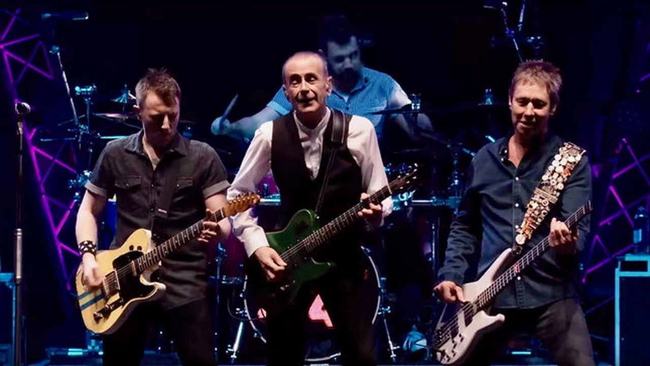 Backdrop for Status Quo - The Last Night of the Electrics