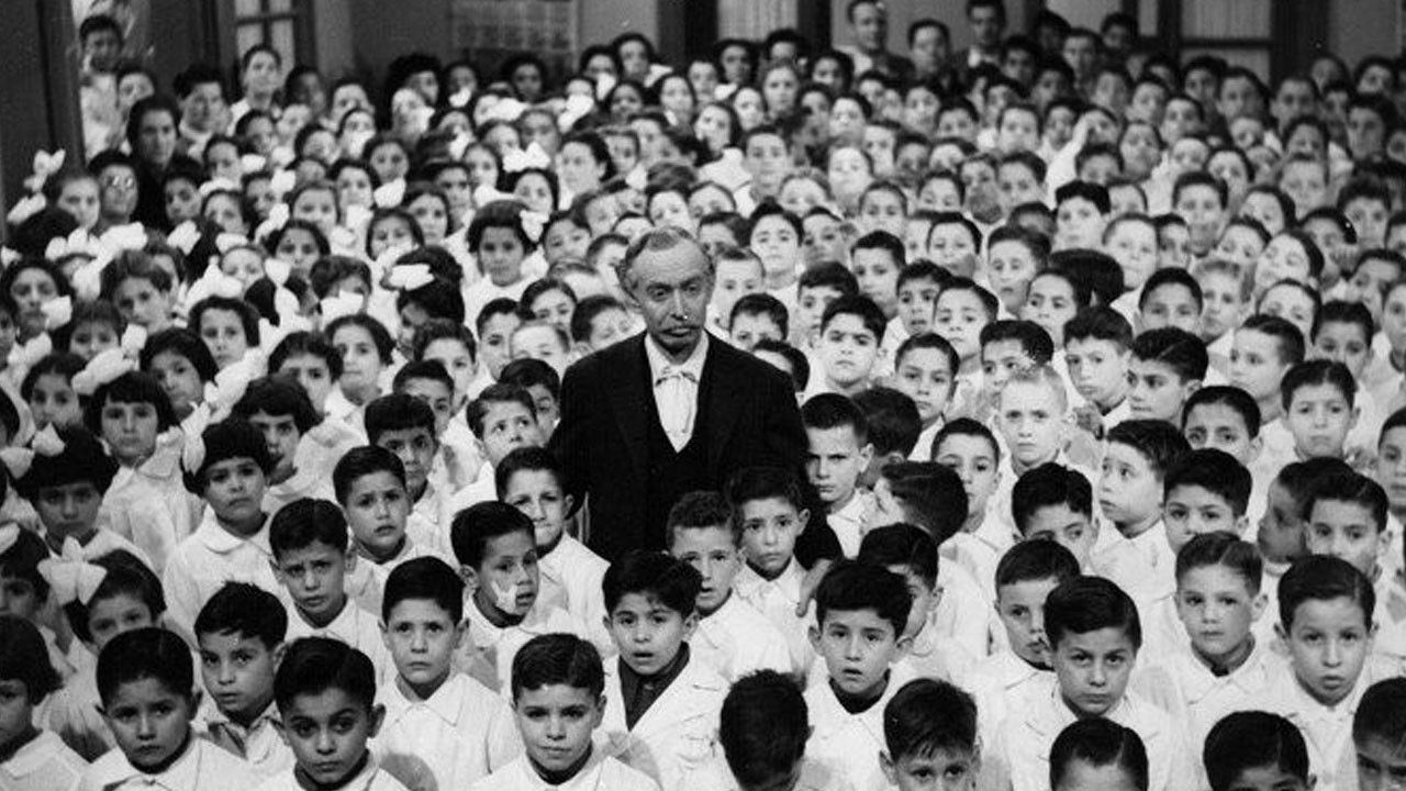 Backdrop for Cuando en el cielo pasen lista