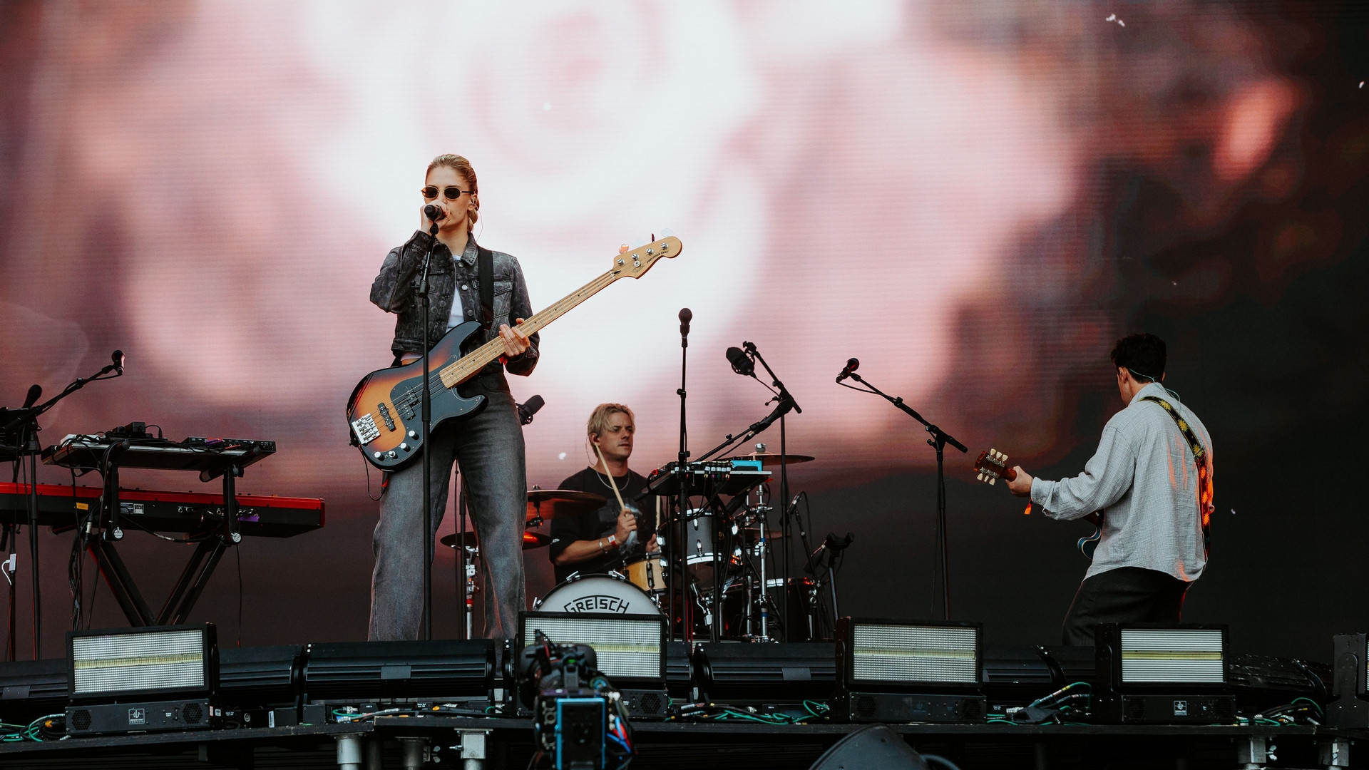 Backdrop for London Grammar - Rock en Seine 2025
