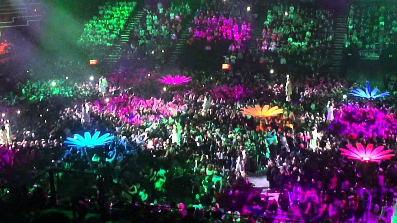 Backdrop for Les Enfoirés 2015 - Sur la route des Enfoirés