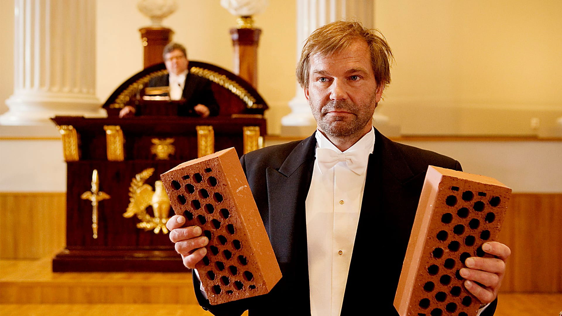 Backdrop for Suuri Performanssi