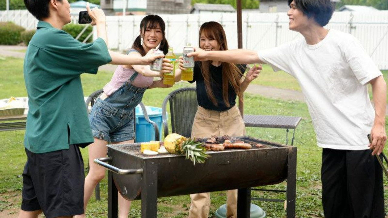 Backdrop for I love you. Sad but erotic memory of being confessed by her best friend and indulging in sex in her absence. Reina Miyashita