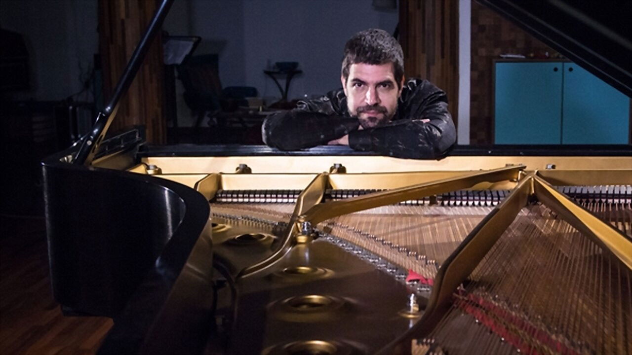 Backdrop for Andre Mehmari e Na Ozzetti - Piano e Voz