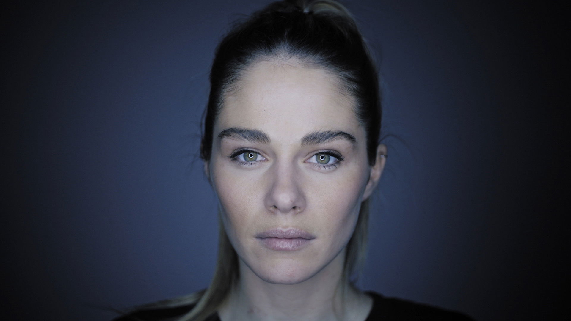 Backdrop for Mais pourquoi?