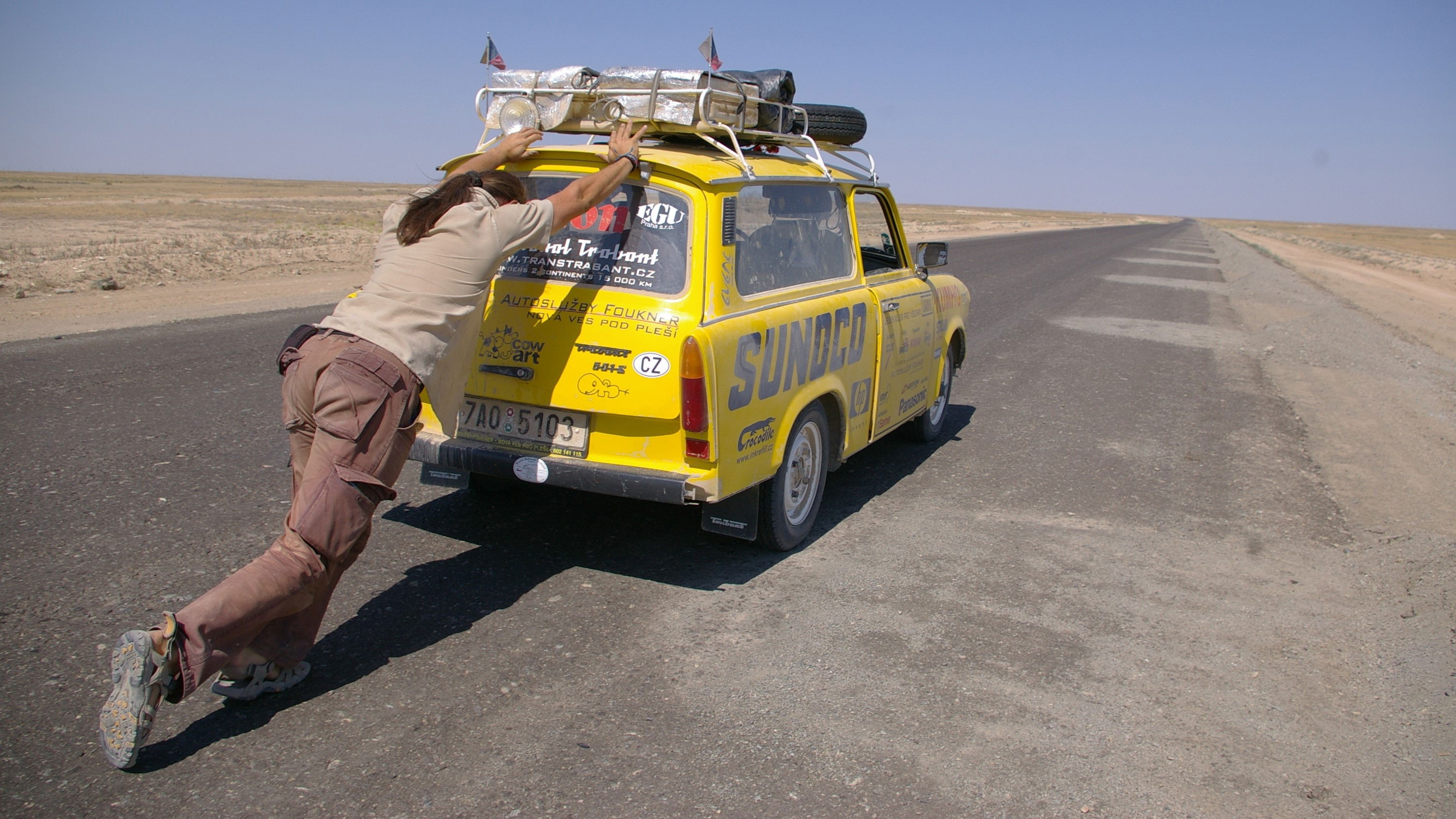 Backdrop for Trabantem Hedvábnou stezkou