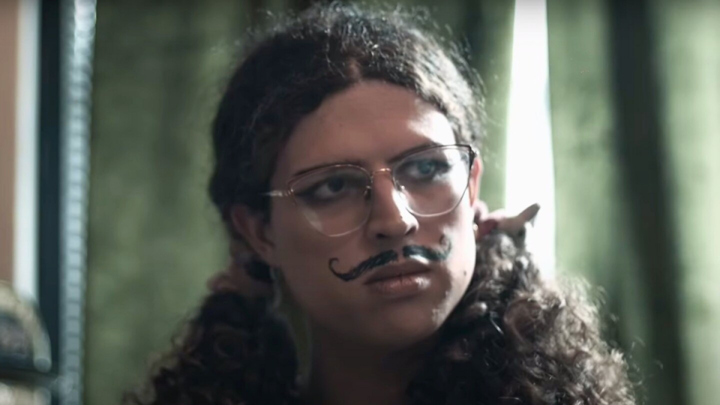 Backdrop for Johanne Sacreblu: ahora es más personal