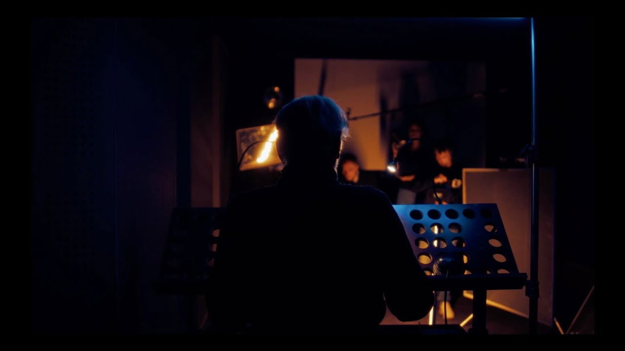 Backdrop for La voce senza volto