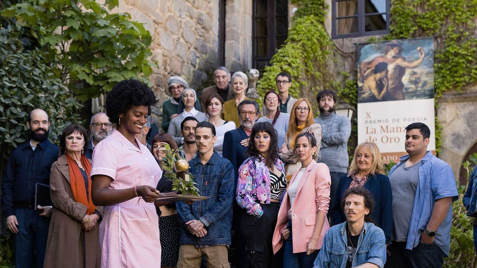 Backdrop for La manzana de oro