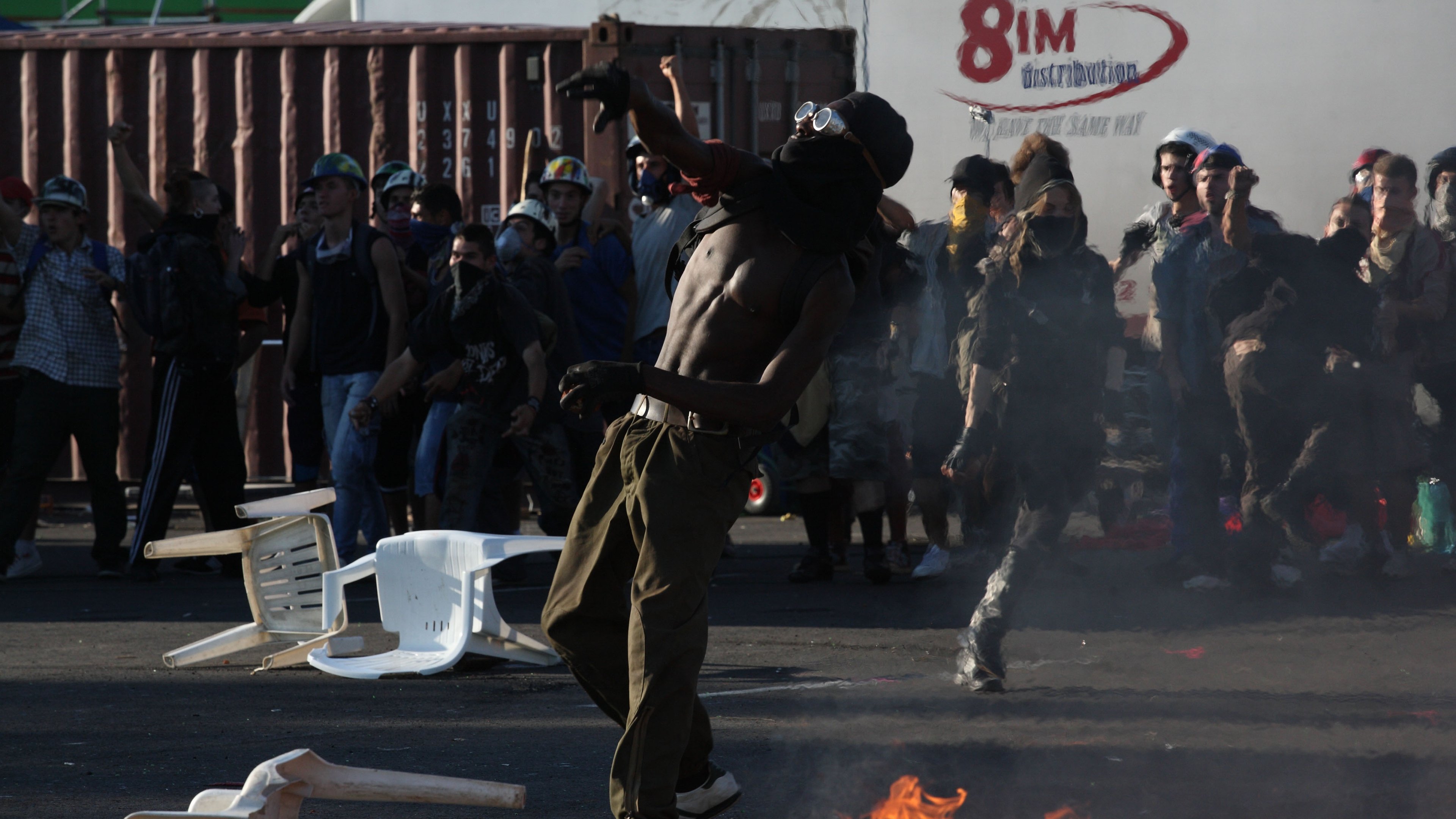 Backdrop for Diaz - Don't Clean Up This Blood